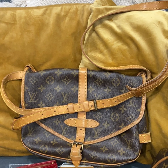 Posting soon! Authentic Louis Vuitton Bags, SLGs… - Picture 4 of 13